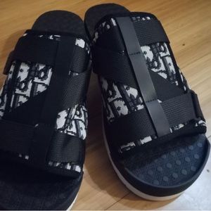 Brand new, no box never worn authentic